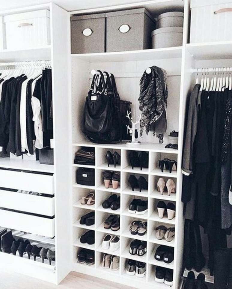 66. Nichos são ótimos para closet aberto. Foto: Instagram