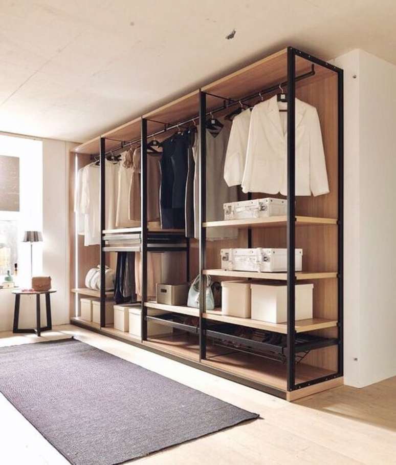 19. A estrutura do closet aberto deve ser muito resistente. Foto: Instagram
