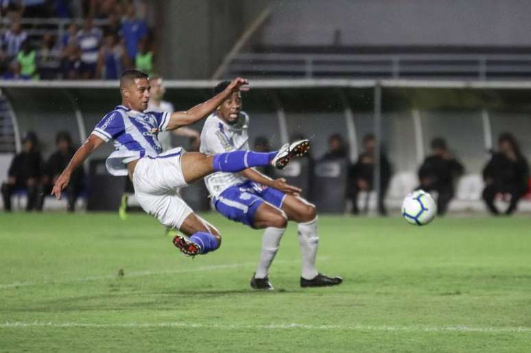 CSA derrotou o Avaí por 3 a 1; segundo gol teve origem em pênalti polêmico (Foto: Célio Júnior/CSA)