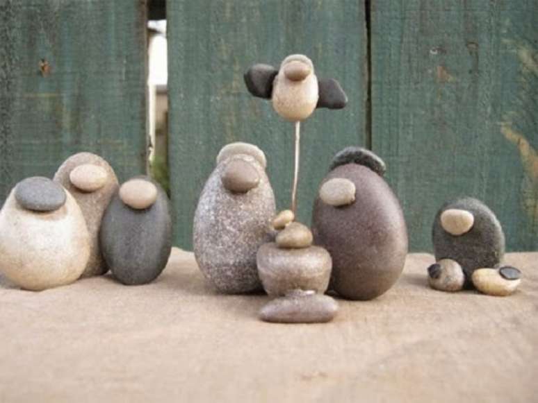 21. Personagens feitos com pedras. Fonte: Pinterest