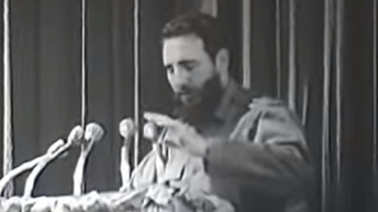 Críticos do governo cubano dizem que, ao ler a carta, Fidel impediu que Che pudesse retornar a Cuba