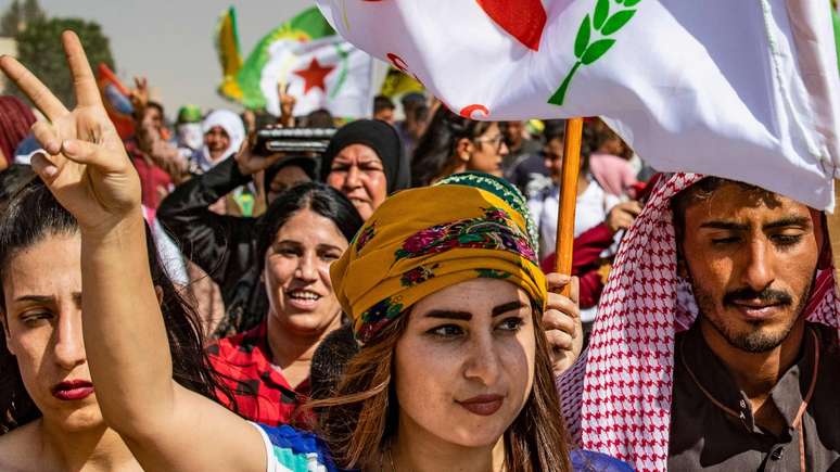 Curdos sírios protestam contra a Turquia na província de Hassakeh
