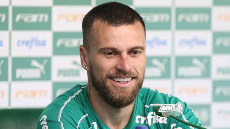 Lucas Lima durante coletiva no Palmeiras.