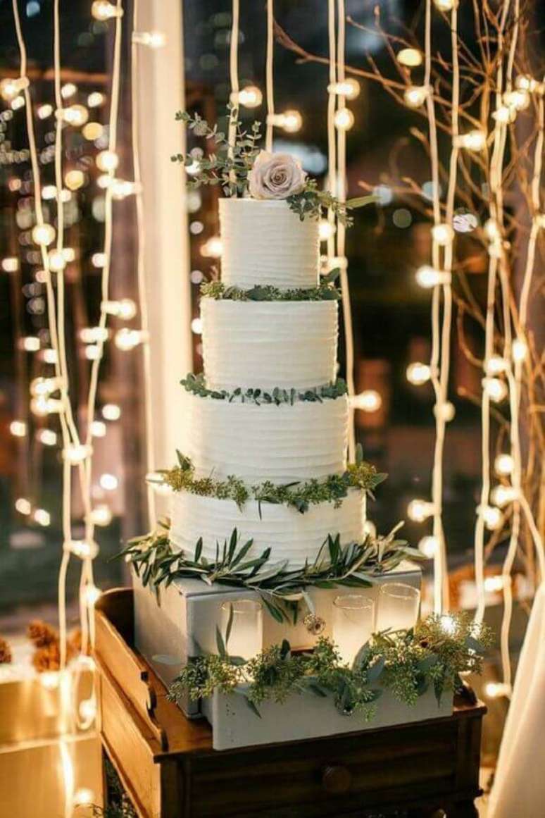 1. Saiba escolher o modelo de bolo de casamento ideal para a sua festa – Foto: MODwedding