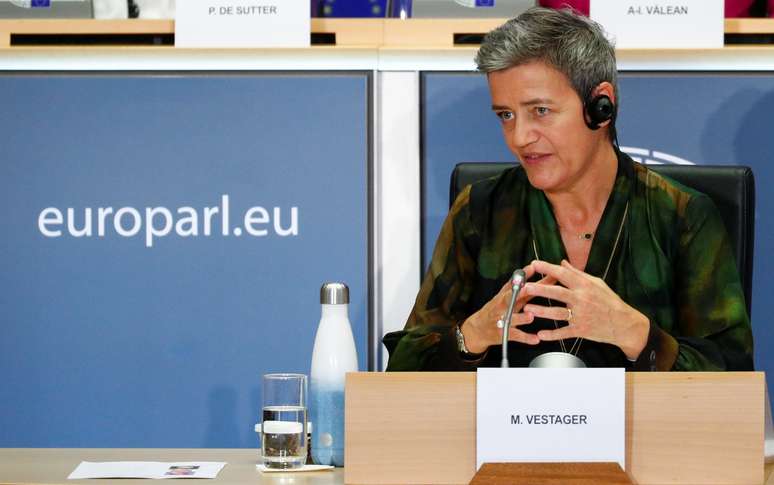 Comissária de defesa da concorrência da União Europeia, Margrethe Vestager, durante sessão do Parlamento Europeu em Bruxelas 
08/10/2019
REUTERS/Francois Lenoir