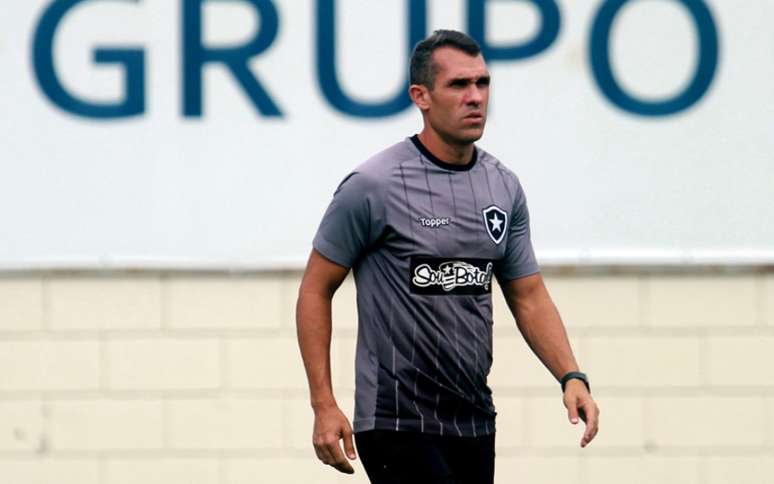 Interino já assumiu em 2018 e terá segunda chance, nesta quarta-feira (Foto: Vitor Silva/SSPress/Botafogo)