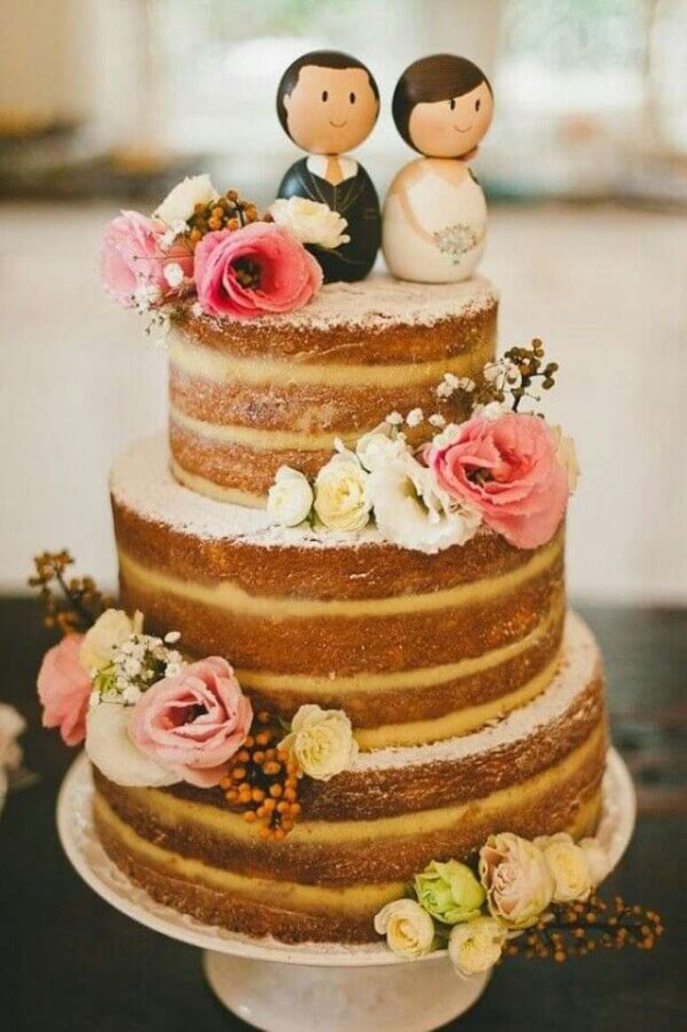 13. Modelo tradicional de topo de bolo casamento – Foto: Wedding Ideas Brides