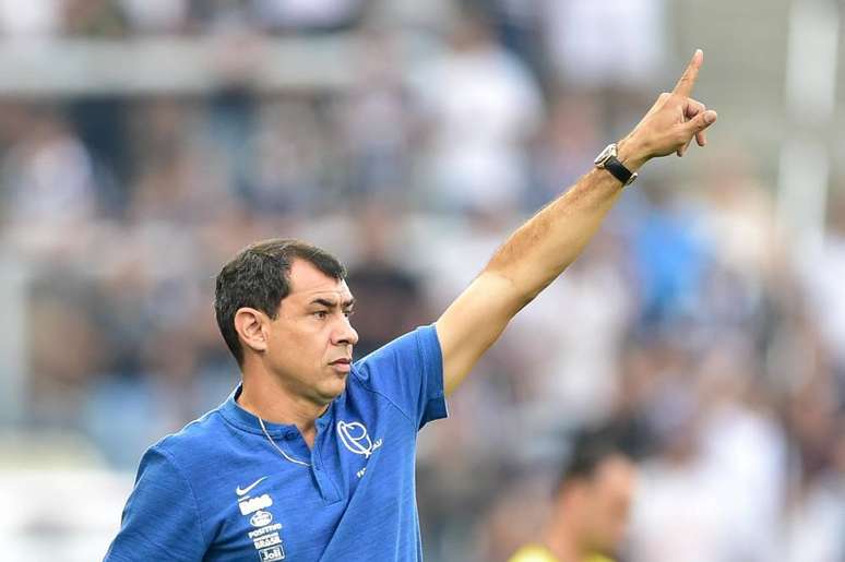 Treinador está disposto a conhecer outras ideias de jogo (Foto: Fernando Dantas/Gazeta Press)