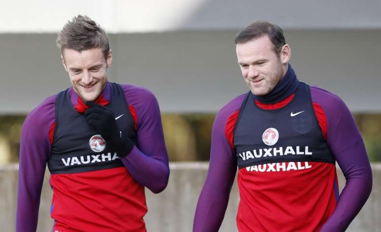 Jamie Vardy e Wayne Rooney durante treino da seleção da Inglaterra 
10/11/2016 Action Images via Reuters / Carl Recine
