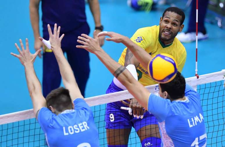 Leal foi um dos que mais pontuou na partida (Foto: Divulgação/FIVB)