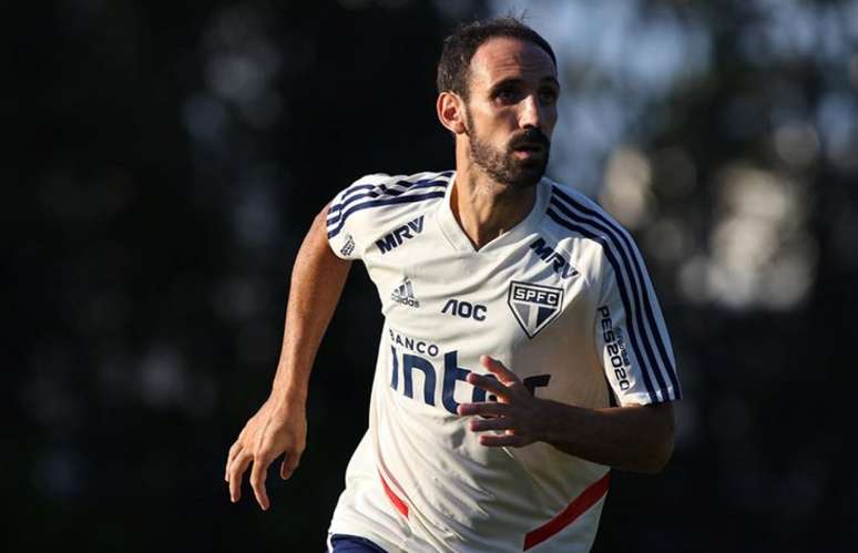 Juanfran chegou ao São Paulo depois de virar ídolo do Atlético de Madrid (Foto: Rubens Chiri/São Paulo)