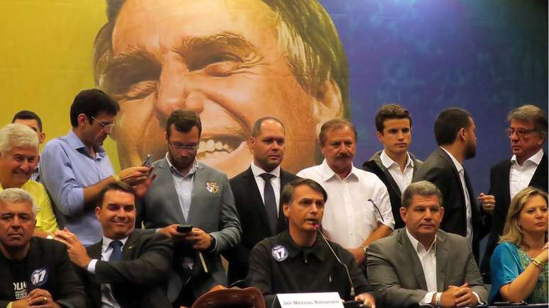 Bolsonaro em coletiva de imprensa quando era candidato, em 2018; especialista destaca que campanha do PSL foi marcada por 'personalismo' em torno dele