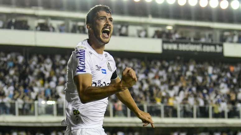 Gustavo Henrique comemora o primeiro gol da noite desta quarta-feira (Foto: Richard Callis/Fotoarena/Lancepress!)