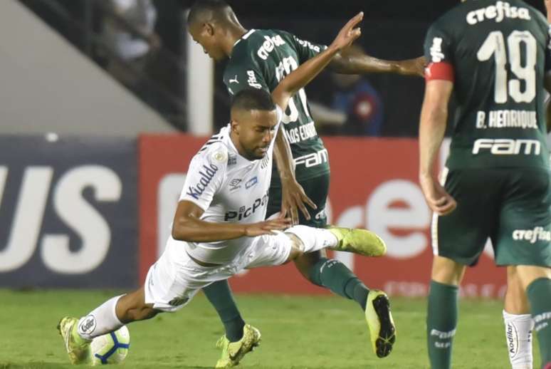 Jorge criticou o lateral-esquerdo Diogo Barbosa, do Palmeiras (Ivan Storti/Santos)