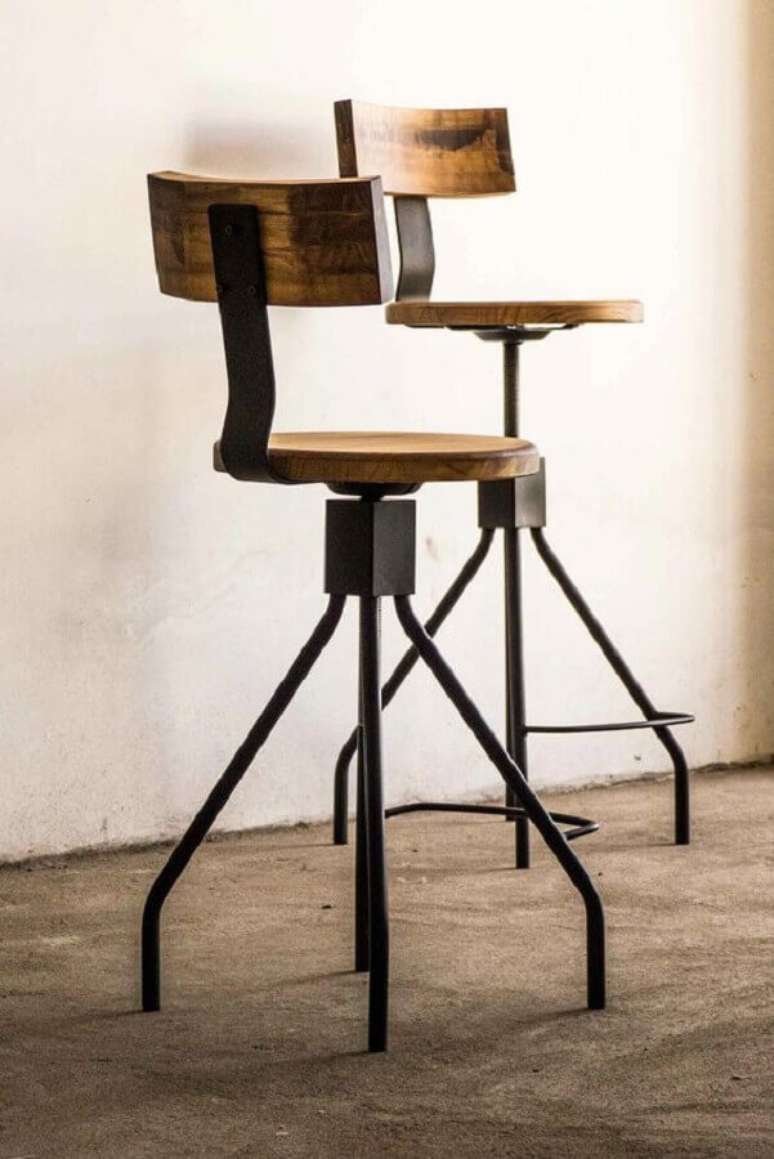 19. Modelo de cadeira giratória para cozinha americana – Foto: Pinterest