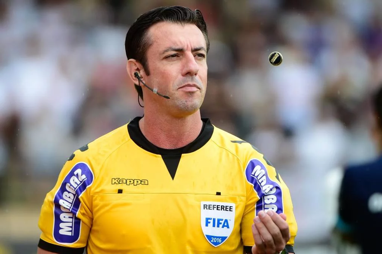 Raphael Claus apitar&aacute; o Majestoso domingo (Foto: Fernando Dantas/Gazeta Press)