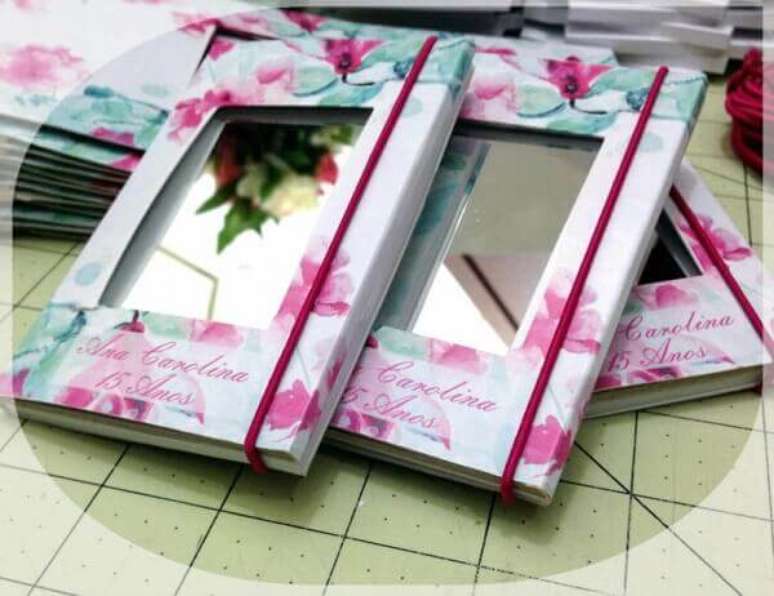 32. Lembrancinhas de anivers&aacute;rio 15 anos com espelho &ndash; Por: Pinterest