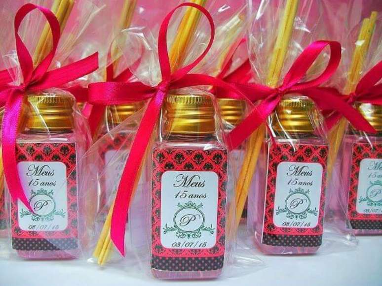 36. Na d&uacute;vida, entregue o aromatizador como lembrancinhas de anivers&aacute;rio &ndash; Por: Mercado Livre