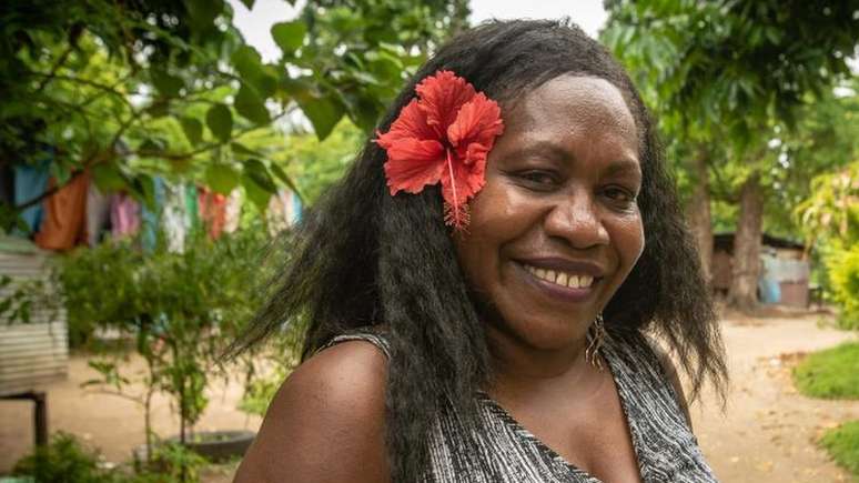 Anne Pakoa diz que os vilarejos rurais do pa&iacute;s n&atilde;o viram a cor do dinheiro