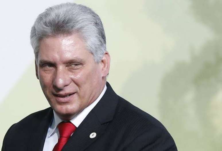 Miguel Díaz-Canel é eleito 1º presidente de Cuba após 43 anos