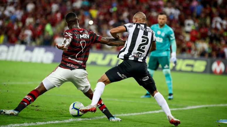 O Galo segurou o Fla até metade do primeiro tempo, reagiu, mas acabou sucumbido à força dos cariocas-(Bruno Cantini / Atlético)