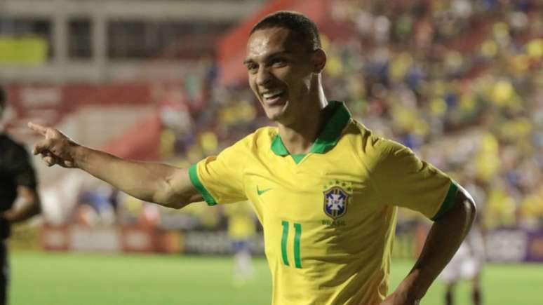 Antony marcou dois na vitória brasileira em Recife, nesta quinta-feira (Foto: Rafael Melo/MyPhoto Press/Lancepress!)