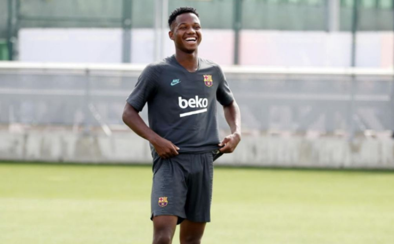 Ansu Fati foi convocado para defender a seleção sub-21 da Espanha (Foto: Divulgação/FCB)