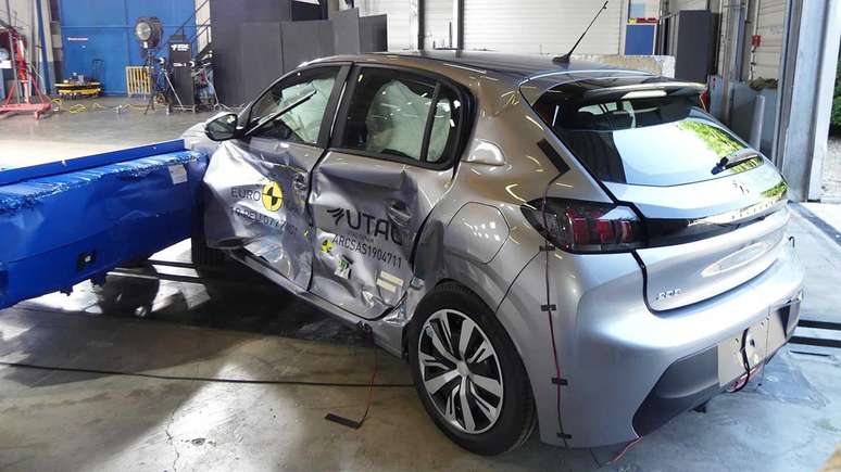 Teste do impacto do Euro NCAP no Peugeot 208.