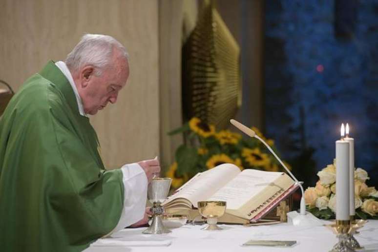 Papa Francisco celebra missa no Vaticano