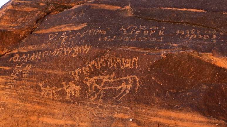 Muitas civilizações habitaram esta área – e deixaram suas marcas nas rochas