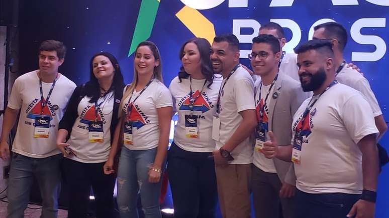 Membros do movimento Direita Minas, elogiado por Eduardo Bolsonaro como exemplo de mobilização