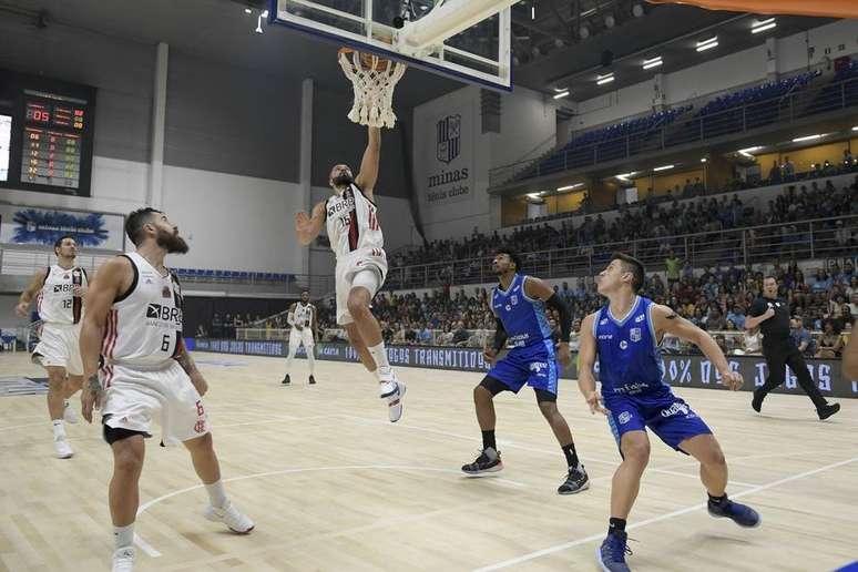 Atual campeão, Flamengo estreia temporada 2019/2020 do NBB com vitória sobre o Minas.