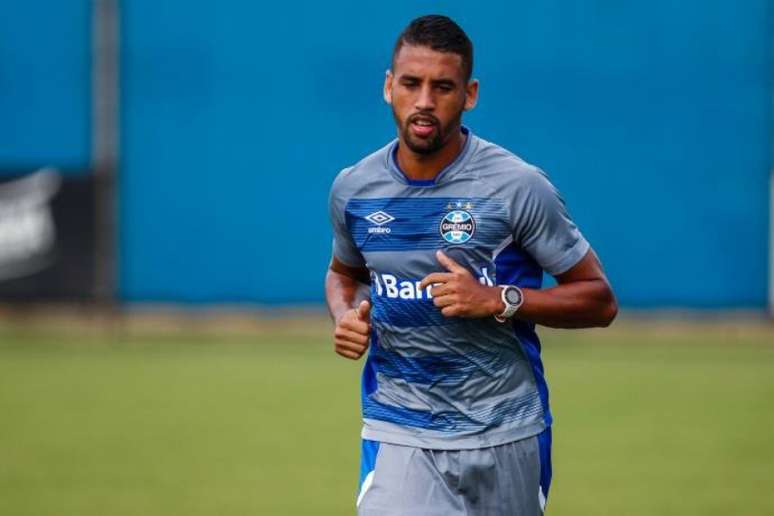 Michel tenta se firma na equipe titular do Imortal (Foto: Lucas Uebel/Divulgação/Grêmio)