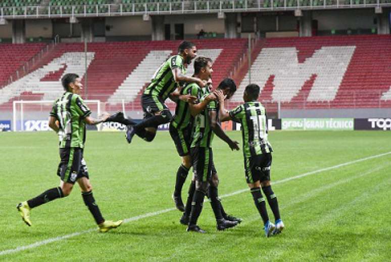 O Coelho conseguiu uma grande vitória sobre o líder Bragantino, na última terça-feira, no Independência- (Mourão Panda/América-MG)