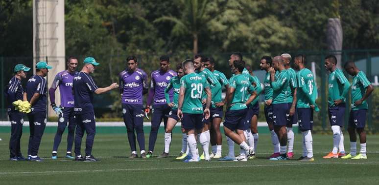 Mano Menezes tenta fazer o Palmeiras voltar a vencer depois de três rodadas (Foto: Cesar Greco)