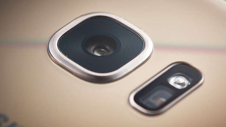 A c&acirc;mera dupla, t&atilde;o popular ultimamente, visa melhorar o efeito de profundidade e o foco nas imagens