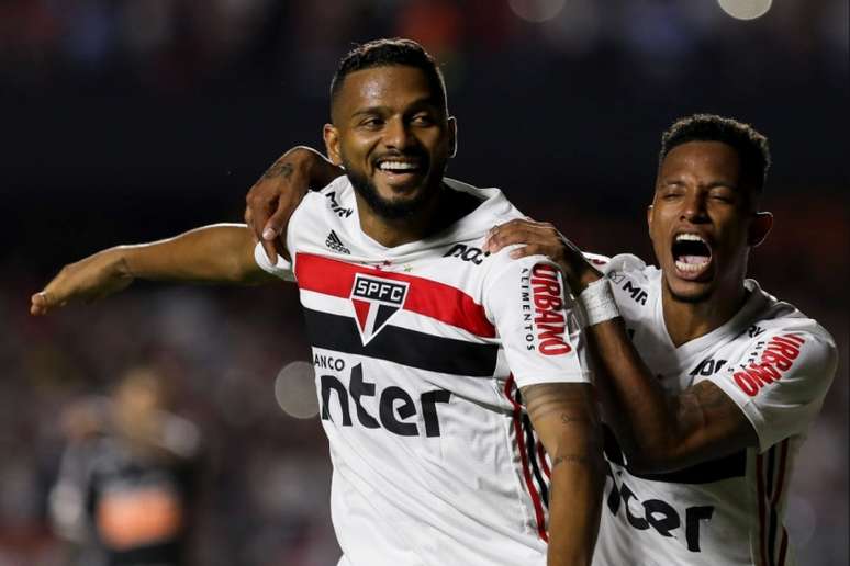 Reinaldo marcou o gol da vitória do São Paulo (Foto: Marco Galvão/Fotoarena/Lancepress!)