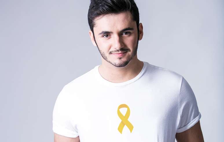 Nattan veste camiseta com símbolo da campanha de prevenção ao suicídio: a mídia precisa discutir mais o assunto