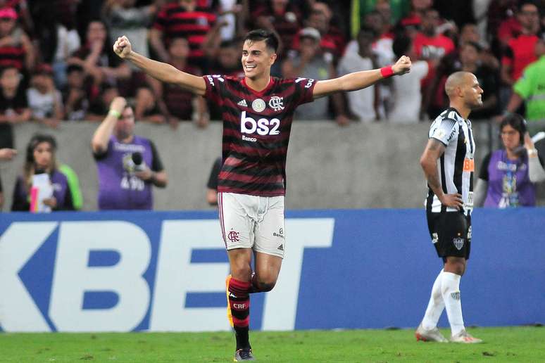 O jogador Reinier do Flamengo comemora gol durante a partida entre Flamengo e Atlético MG