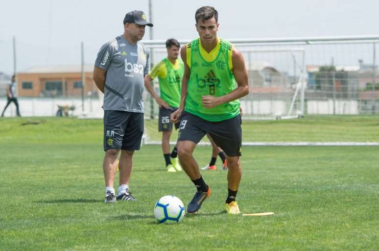 Reinier durante atividade do Flamengo em Curitiba, nesta segunda-feira (Foto: Alexandre Vidal/Flamengo)