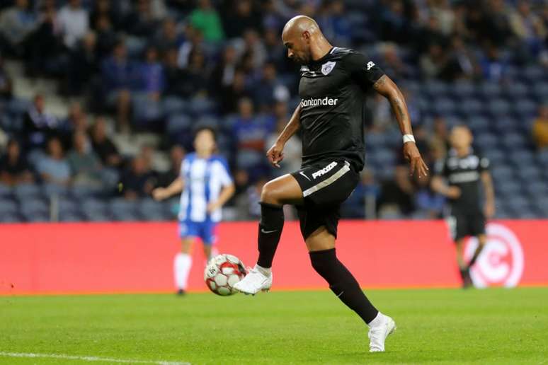 Brasileiro em campo pelo Santa Clara (Foto: Divulgação)