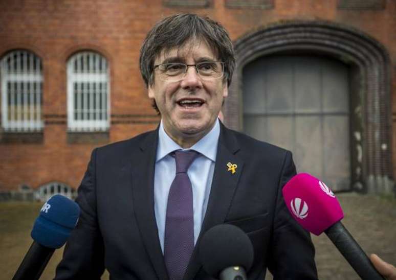Carles Puigdemont presidia a Catalunha na época do plebiscito separatista que abriu crise com Madri