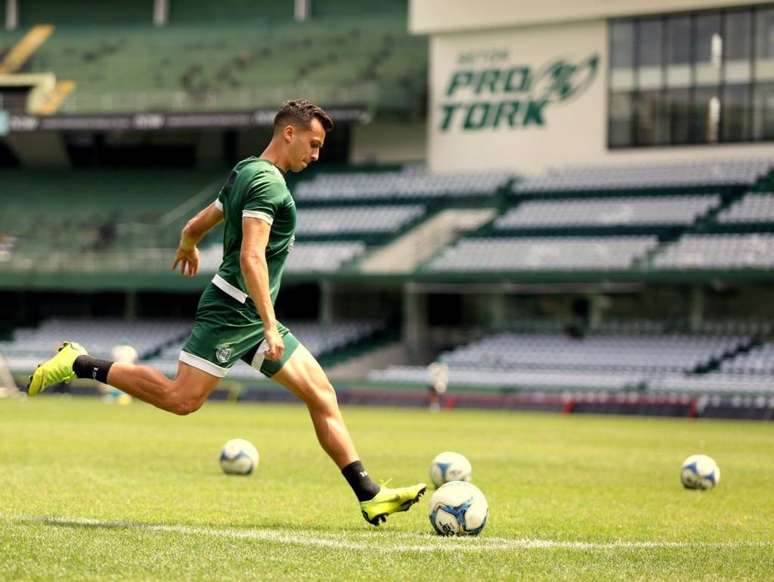 Coritiba busca vitória para se manter no G4 da Série B (Foto: Coritiba)