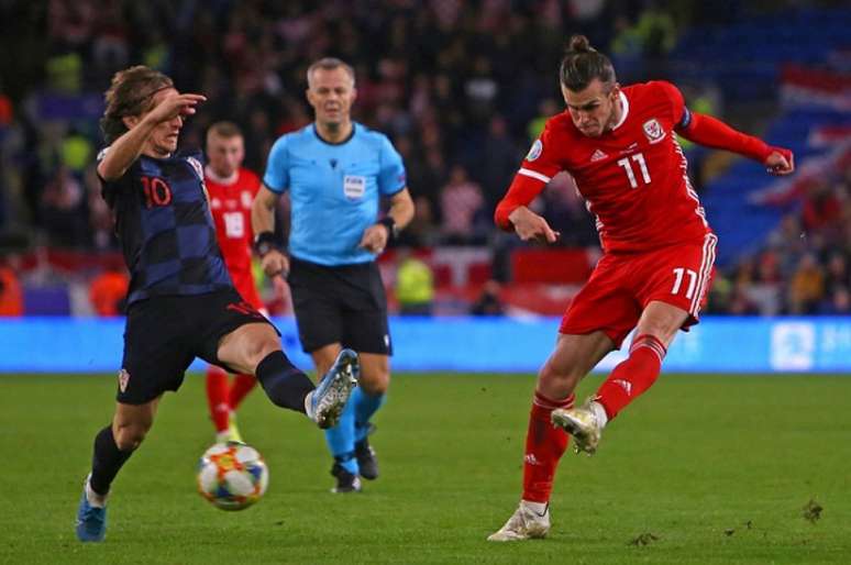 Modric enfrentou Bale nas eliminatórias da Eurocopa (Foto: AFP)
