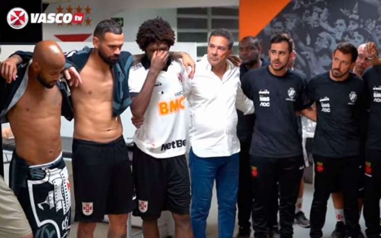 Talles se emocionou após a vitória do Vasco (Foto: Reprodução/ VASCO TV)