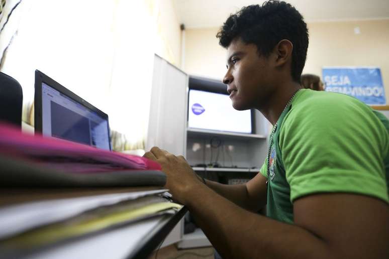 Aluno da escola estadual Raymundo Sá, no município de Autazes, no Amazonas.