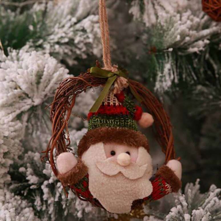 50. Papai noel na árvore de natal – Por: Pinterest