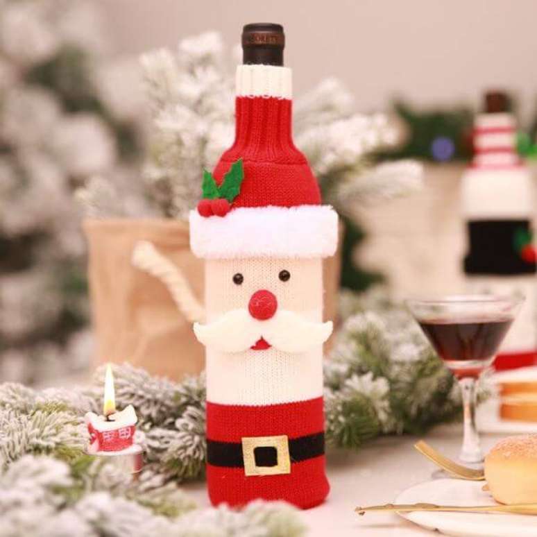 55. Detalhes lindos podem conter o papai noel na garrafa de vinho – Por: Sammy Dress