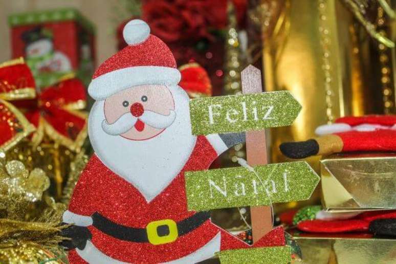 58. Papai noel com glitter para usar na decoração – Por: Pinterest