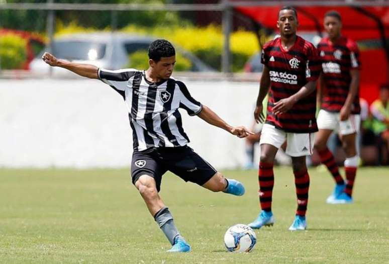 Botafogo teve algumas chances, mas pareceu mais satisfeito com o empate (Foto: Úrsula Nery/Agência FERJ)